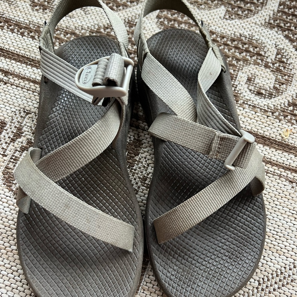 Chacon water shoes size 10